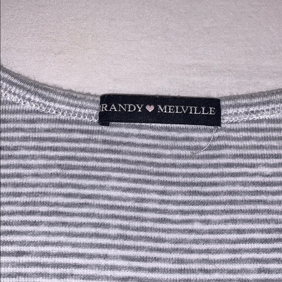 Brandy Melville Zelly Top - Picture 2 of 3